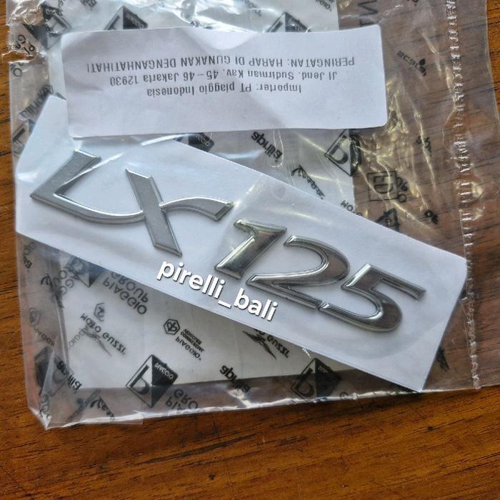 Sticker LX 125 Ori Emblem Stiker Vespa