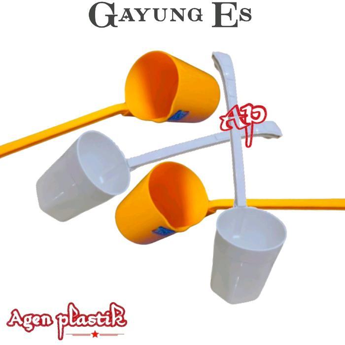 Promo 6 Pcs Gayung Es Buah Lovenia Warna Putih Cream / Kitchenware Gayung Plastik Panjang Pembuat Es