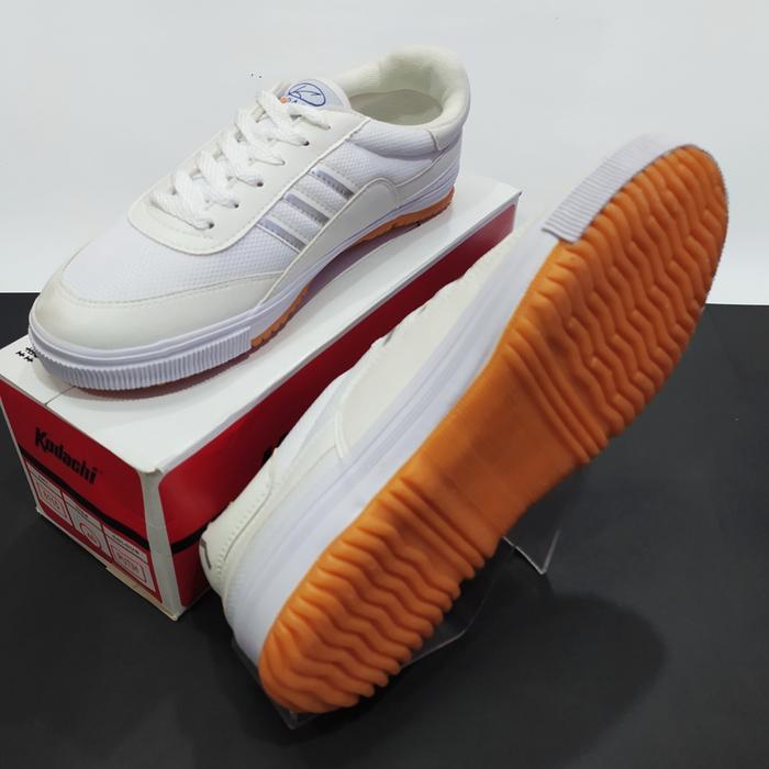READY Kodachi Sepatu Putih Original Karet Kualitas Tinggi Olahraga Badminton Jalan Size 37-43 Kodaci
