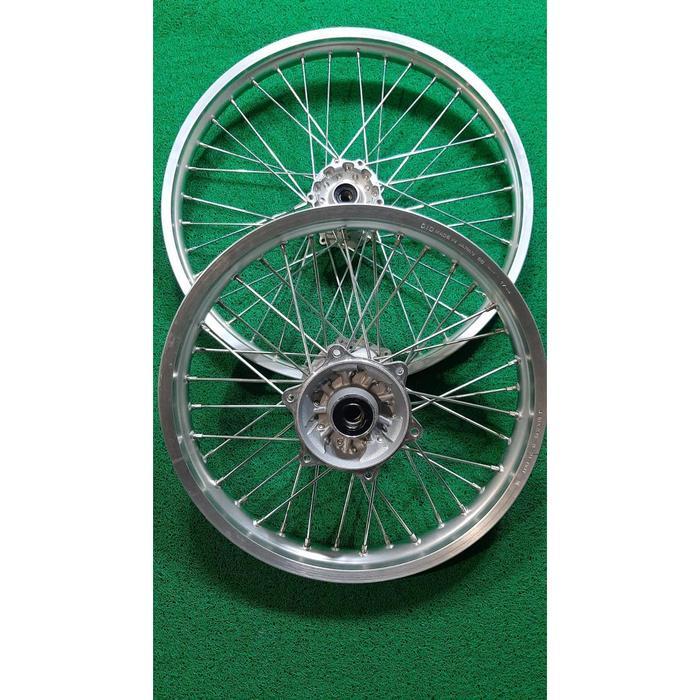 Velg Set Yamaha WR 155 R Ring 21/18 Original Copotan Bawaan Motor