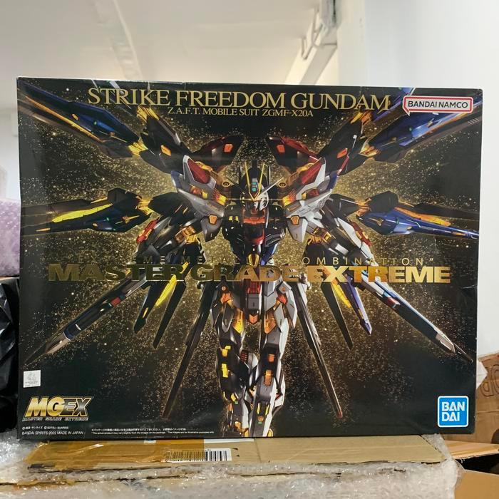 MGEX Strike Freedom Gundam MG EX 1/100 Strike Freedom Model Kit Figure Bandai