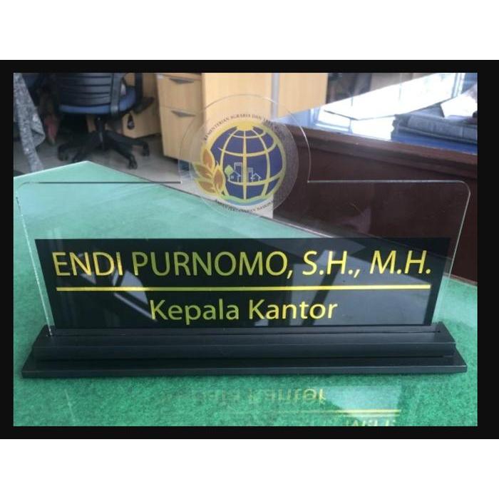 Papan Nama Meja Kerja Akrilik Papan Nama Meja Kantor Kayu