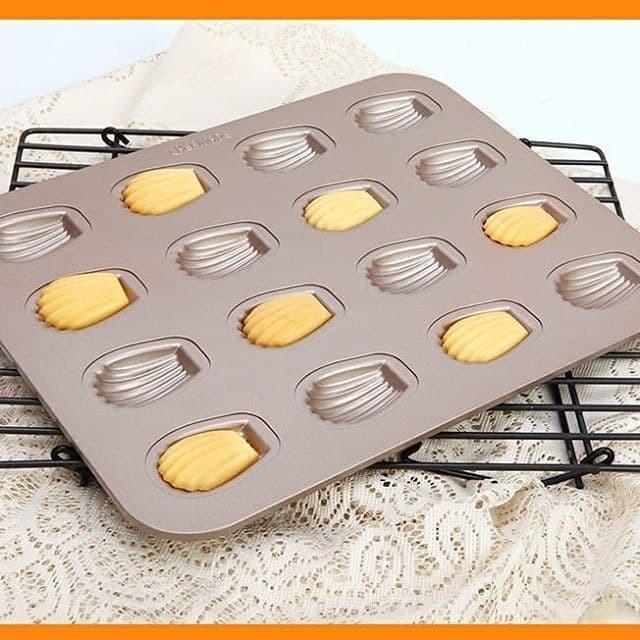 Loyang Madeline 16 Sekat Kecil Warna Gold (Tanpa Tutup Saji)