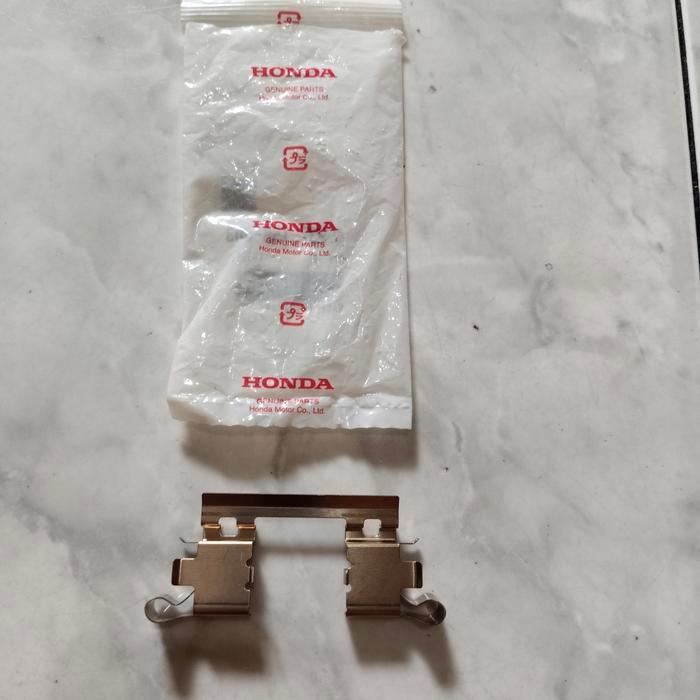 RETAINER PLAT DUDUKAN KAMPAS REM DEPAN HONDA JAZZ GK5 MOBILIO 2014 2015 2016 2017 2018 2019 2020