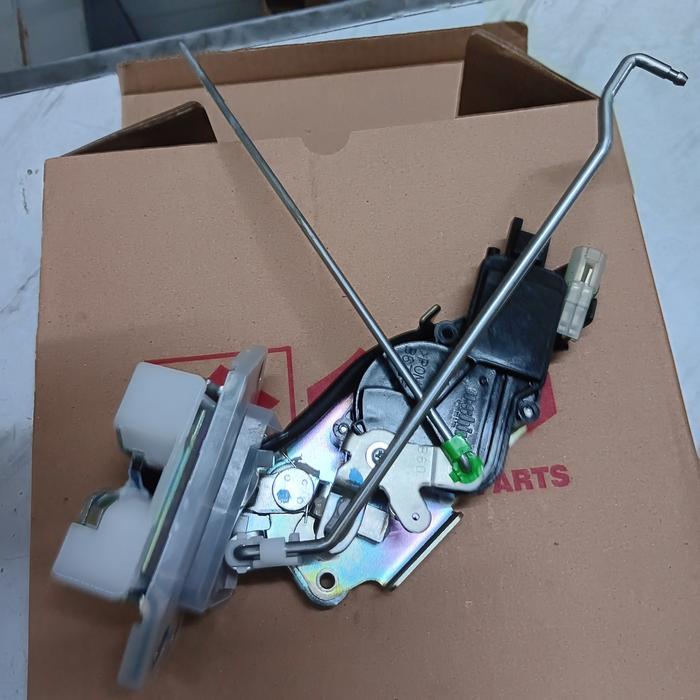 Door Lock Pintu Belakang / Door Lock Bagasi Apv Arena Original Sgp Asli Partt