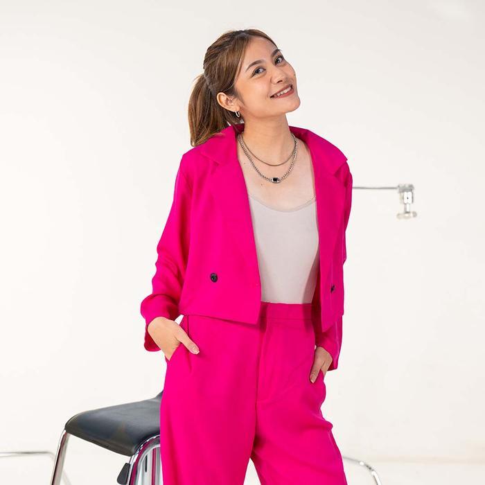 MICHAEL'S COLLECTION - ONE SET CROP BLAZER AND PANTS HANEUL