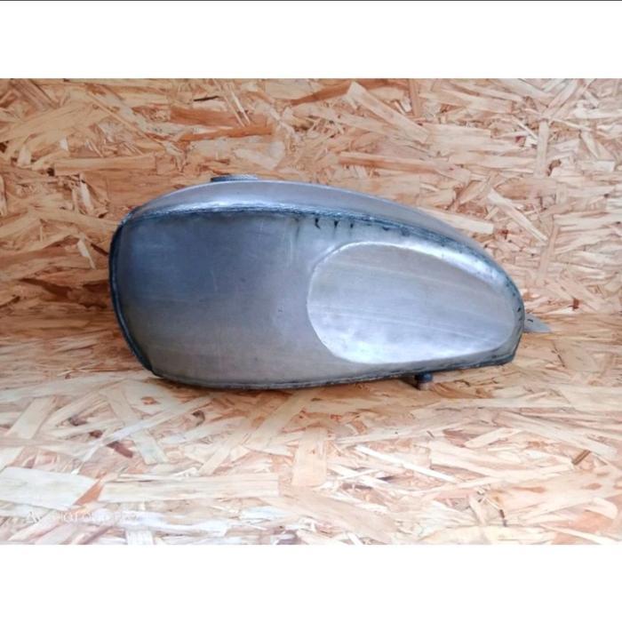 Tangki British, Tangki Triumph, Tangki Custom