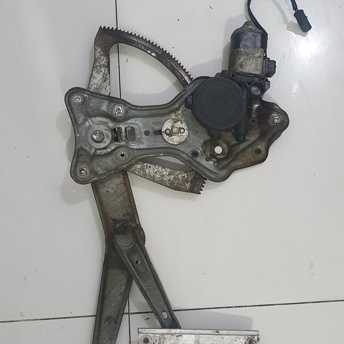 dinamo power window depan kiri + regulator bmw e30