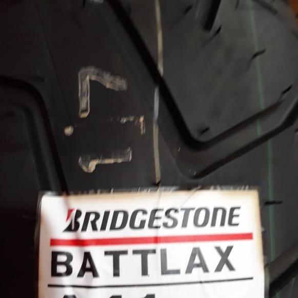 Ban Luar Bridgestone Battlax A41 Ukuran 170/60-17 Battlax Tubeless