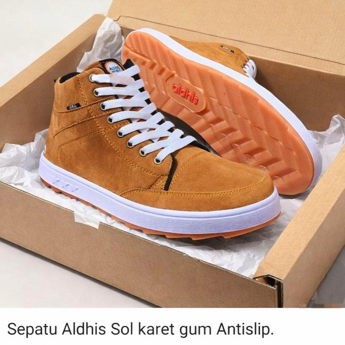 Aerostreet - Sepatu Pria Boots Casual Sneakers High Top Boot Coklat Brown Bahan Suede Sol Gum