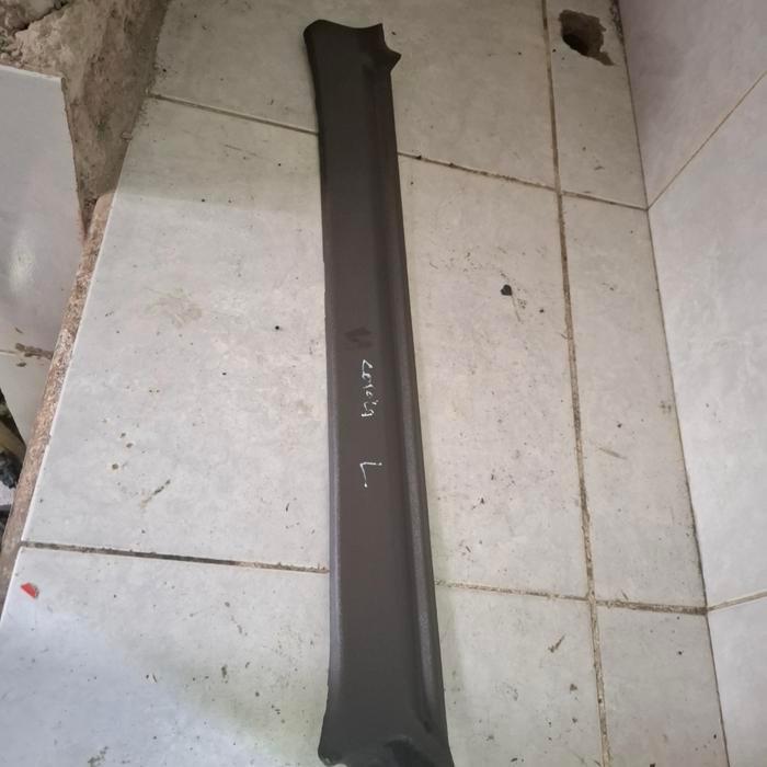 cover tutup pilar A pilar kaca depan bagian kiri corolla gl se salon 84-87