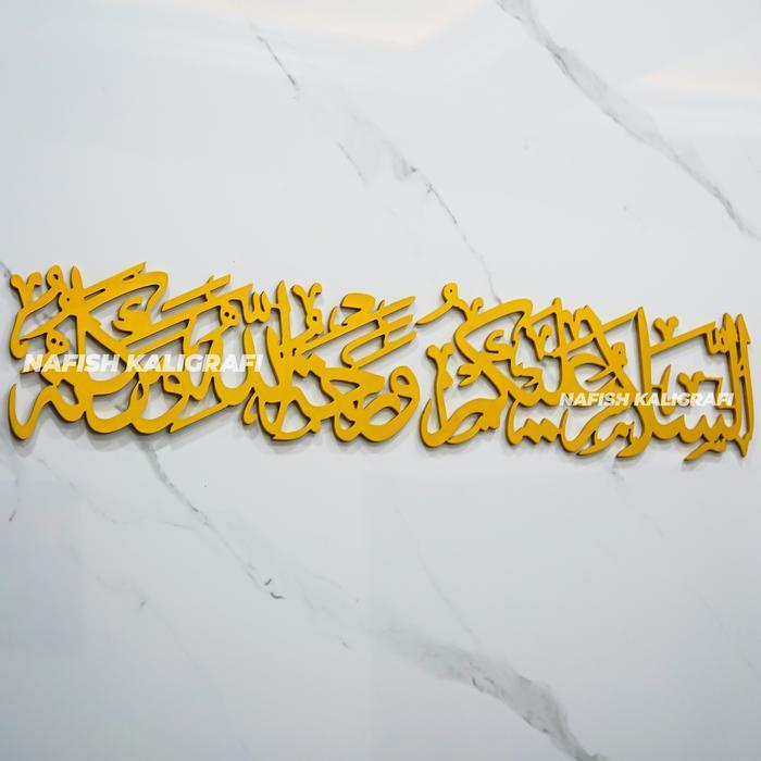 Nafish - Pajangan Dinding Kaligrafi Ukir Kayu Lafadz Assalamualaikum Memanjang Mengkilap