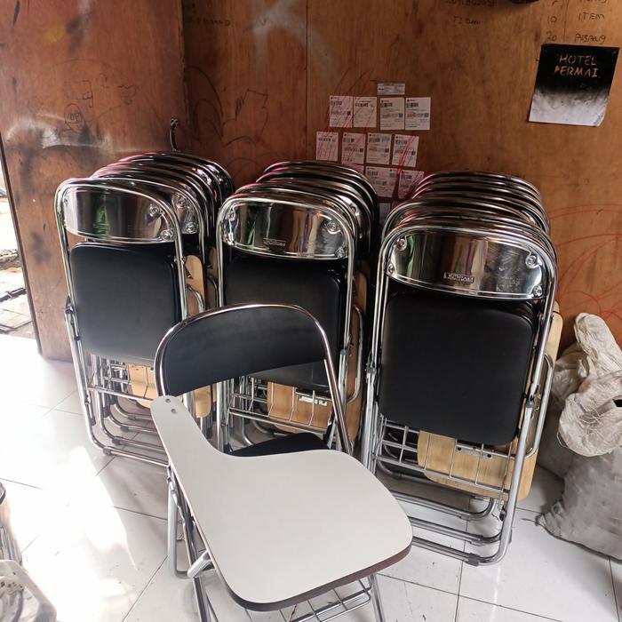 kursi kuliah Chitose bimbel