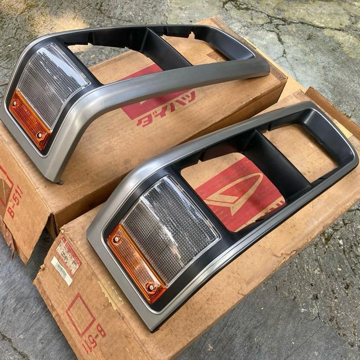 Garnish Grill Grille Cover Frame Ring Lampu Depan Set Kanan Kiri Zebra Van Jumbo Trooper S89 1.3