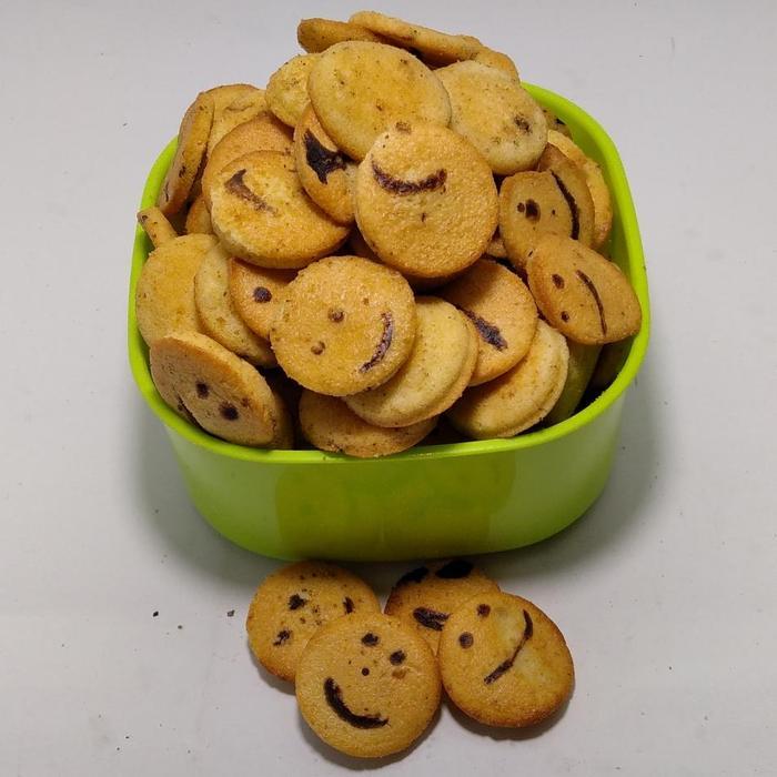 Bolu Manalagi 1 KG / Bolu Kering Smile / Bagelen Enak Kiloan Murah