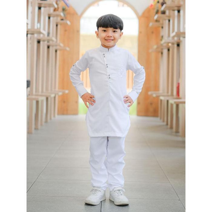 FATIH DAN FIRRA - SET PECI ASKARA BAJU KOKO SETELAN MUSLIM ANAK STELAN PUTIH CELANA KURTA INDIA