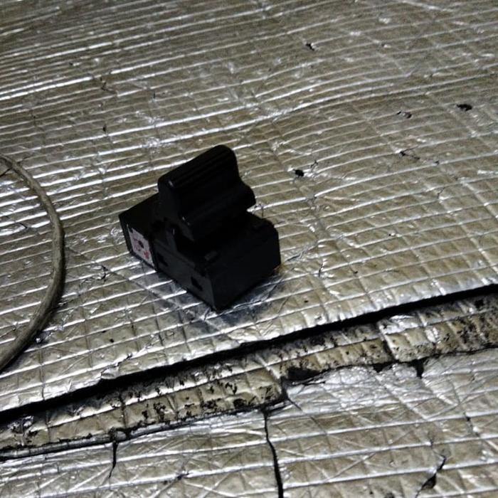 TOMBOL POWER WINDOW INNOVA