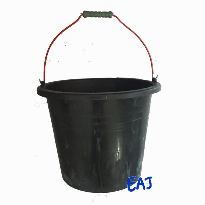 Ember Cor Besar Hitam