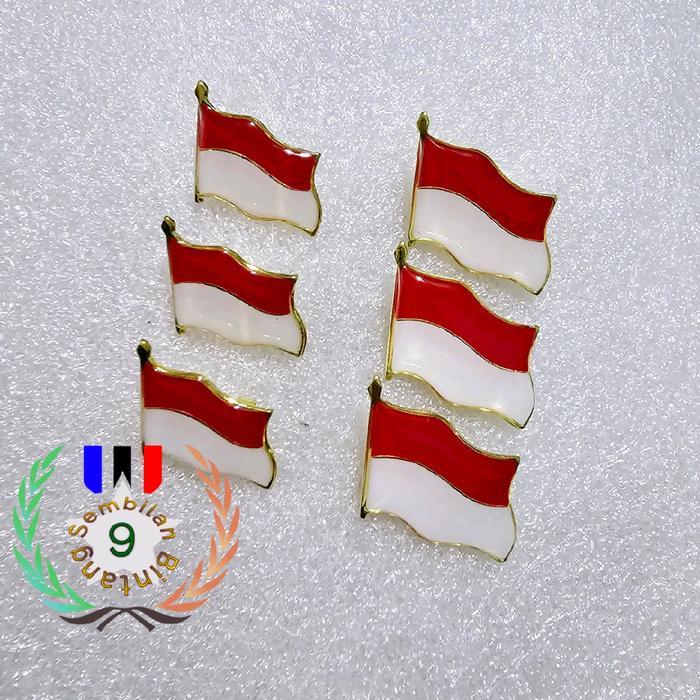 Pin Bendera Merah Putih Berkibar