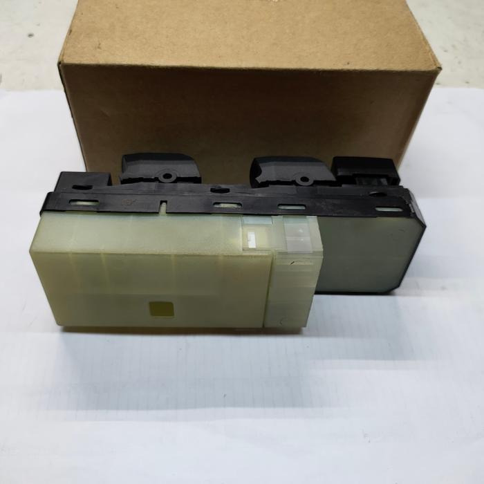 Saklar Pintu Switch Power Window Suzuki Swift