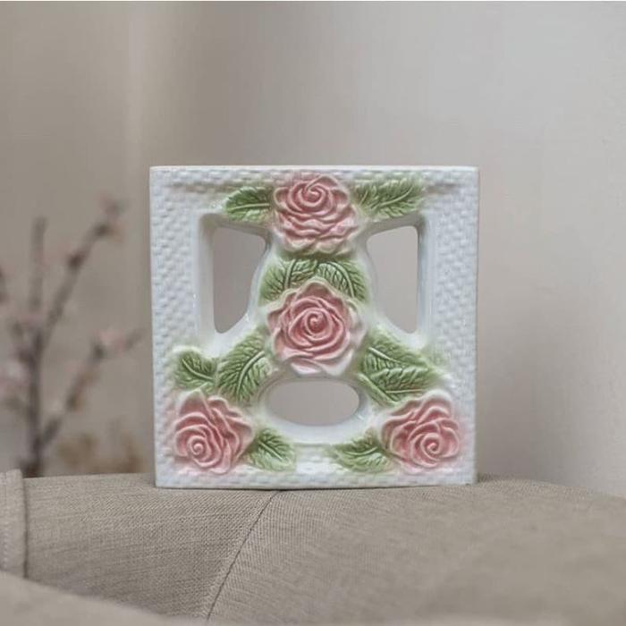 Roster Keramik Mukura Pagar Roster Bunga Mawar 20x20cm