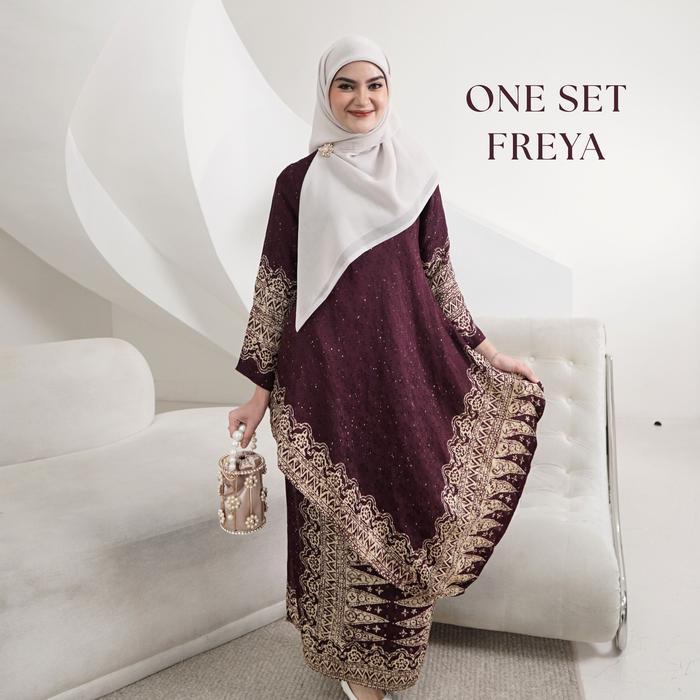 FREYA Set Baju Kurung Melayu Viscose dan Rok Lilit Batik