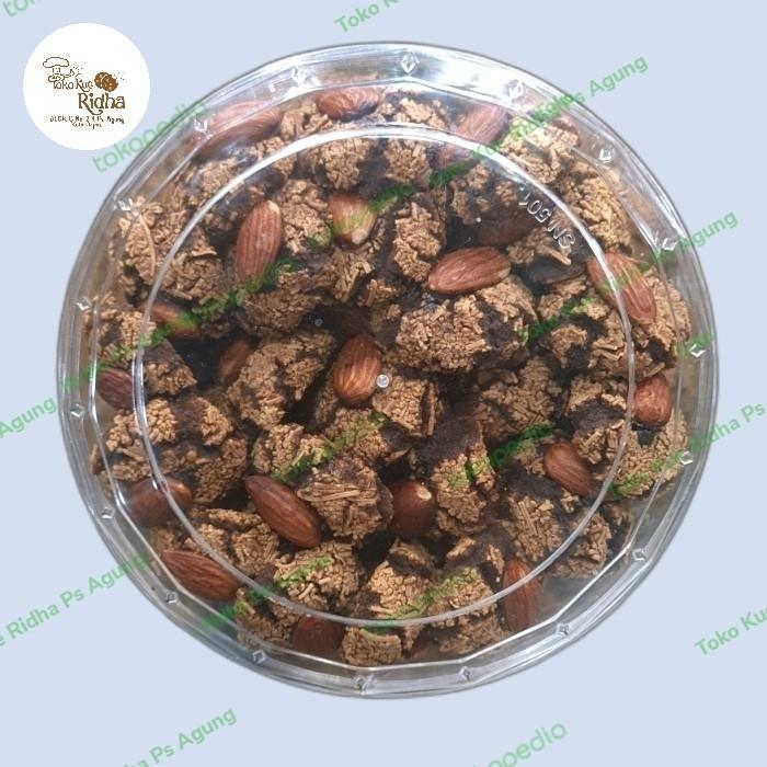 Kue Coklat Mede Almond Special (Sandy Cookies)