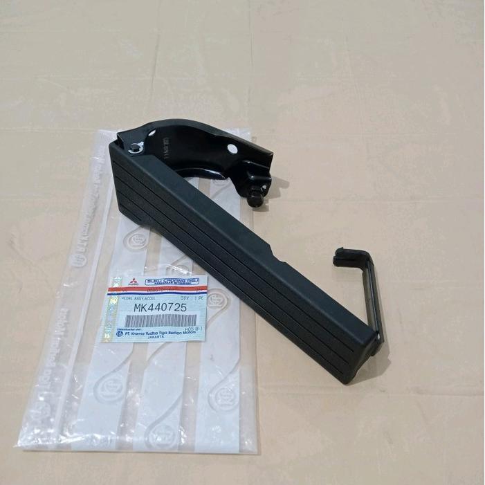 PEDAL GAS CANTER ORIGINAL PS 110 125 136 INJAKAN GAS CANTER PS110 PS125 PS136 PIJAKAN GAS CANTER