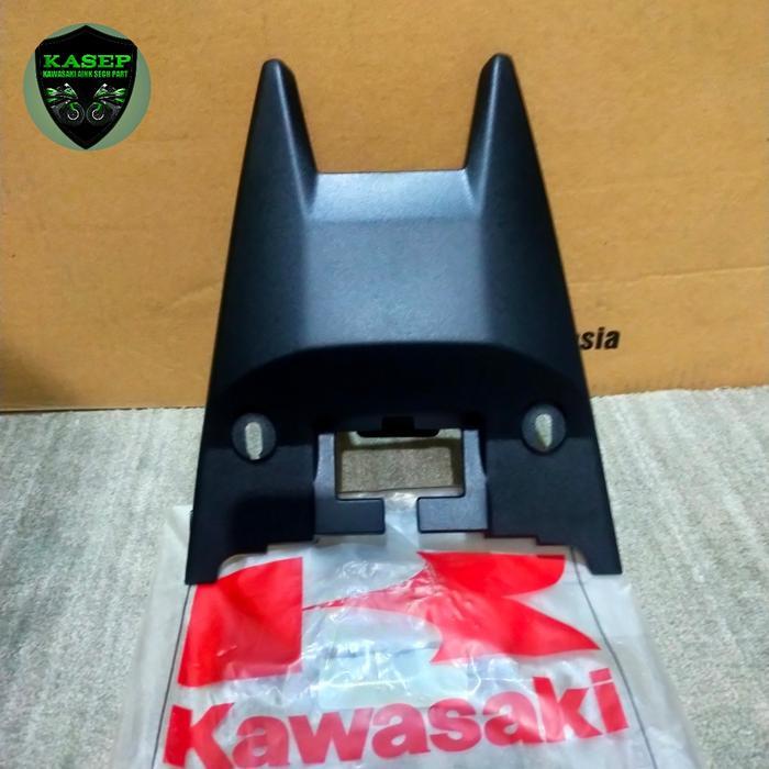 Cover Tail Tutup Lampu Belakang Zx130