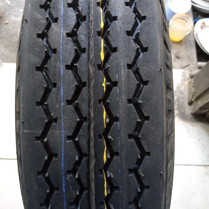 Ban Mobil Kanisir Kanisiran Vulkanisir Panas 700R14-14 700 R14 Ban Luar Mobil Ukuran 700-14 Kekuatan