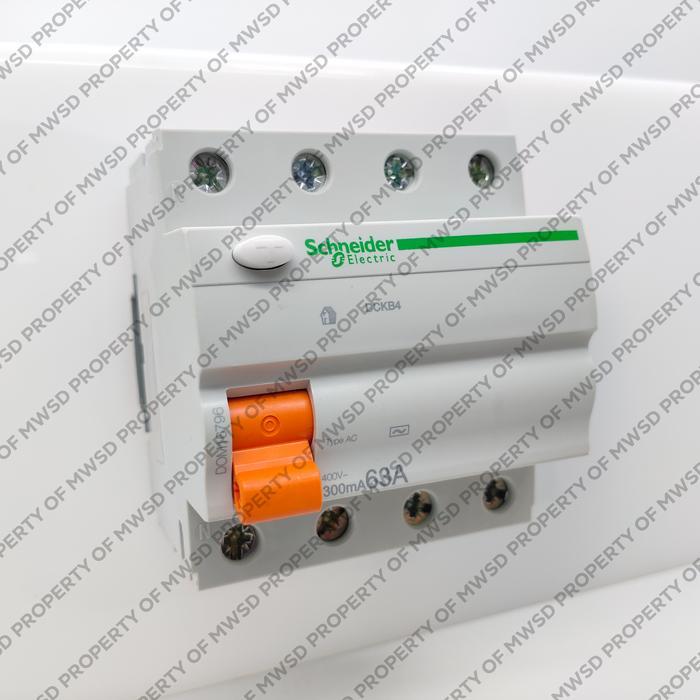 Schneider Rccb Elcb Domae Dom16796 4P 63A 300Ma Perlindungan Jaringan Listrik Terhadap Arus Bocor