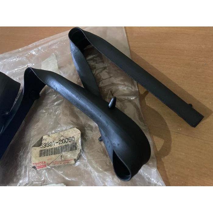 Karet Kap Mesin Depan Corona Rt100 Rt104 Rt116 12R 18R 1973-1979 53381-20050 Toyota Genuine Made In