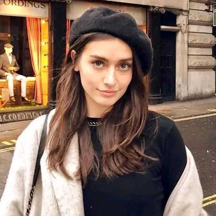 Topi baretta wanita topi seniman