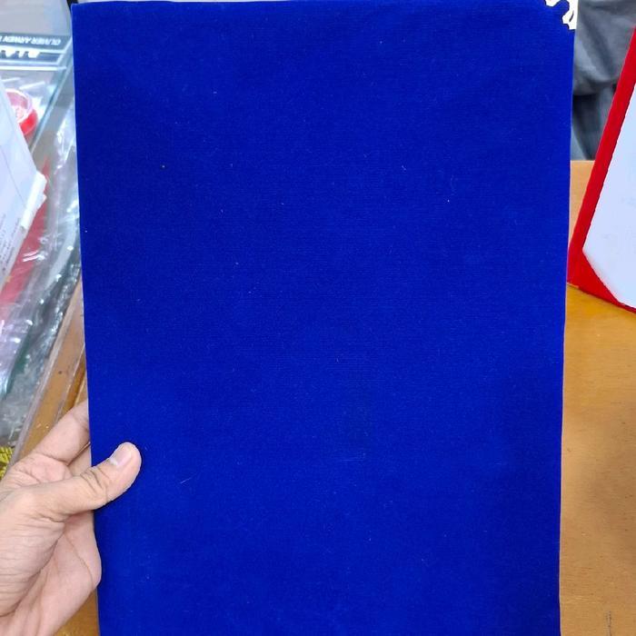 Map Polos Beludru Berkualitas 3 Varian Warna Merah Hijau Biru Untuk Upacara Dan Kantor