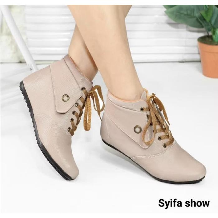 Aerostreet - Sepatu Wanita Flat Shoes Model Korea Style Terbaru Anti Slip - Boots, Kerja