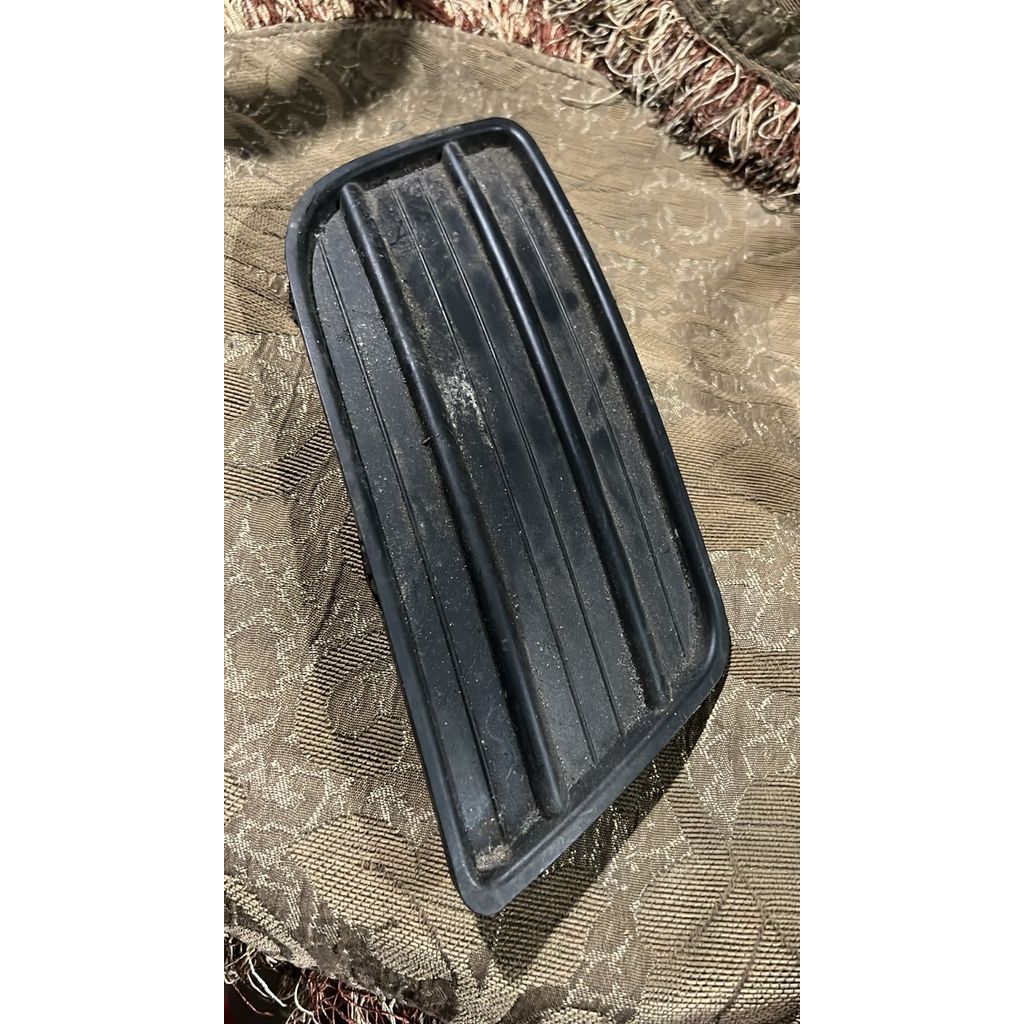 Cover foglamp kanan suzuki swift st 2013 original