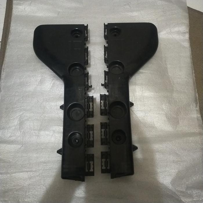 bracket bumper belakang Avanza Veloz 2022 up original Toyota