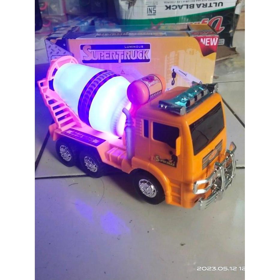Playgro Omocha - Mainan Anak Truk Konstruksi Molen Mixer Bump And Go Set Hadiah Baterai Lampu Mobil