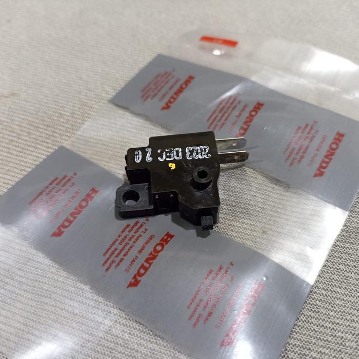 Stok Baru switch rem depan honda beat vario carbu fi original
