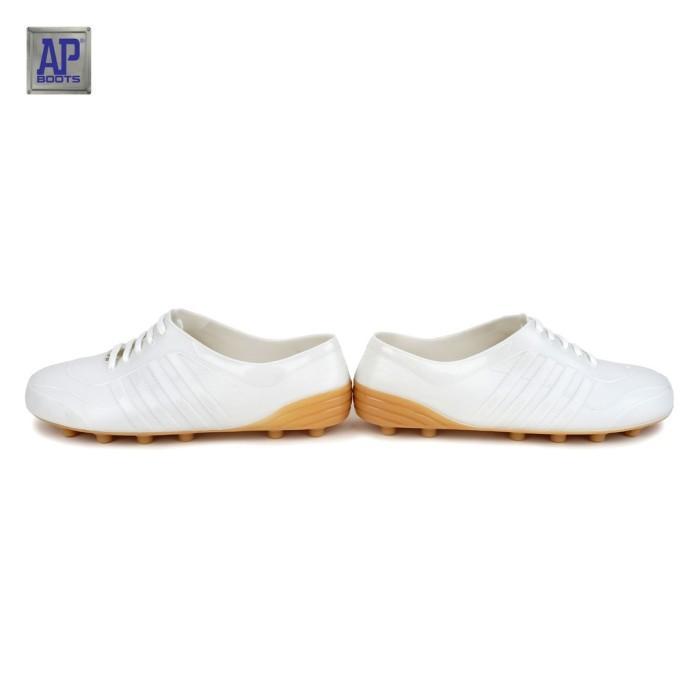 AP Boots AP 969 Putih Cream - Sepatu Bola PVC