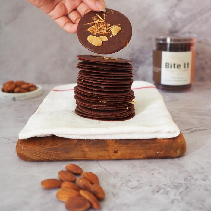 Gift Bingkisan Mini Almond Crispy Bite It Cookies 70 Gr (Vanilla/Coklat/Greentea) Halal Bpjph