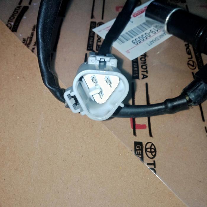 Sensor Crankshaft/Sensor Ckp Innova Hilux Fortuner Bensin Original