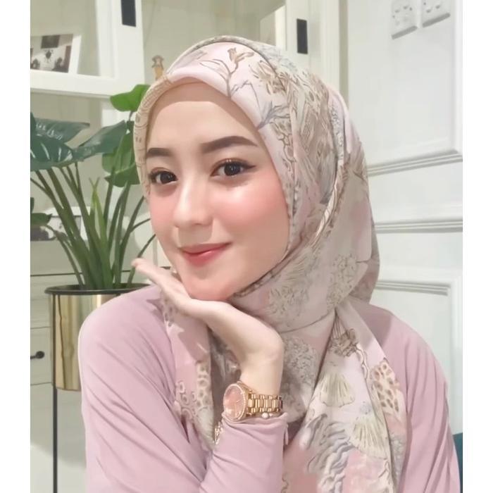 PREMIUM HIJAB SEGIEMPAT BEAUTY AQSO - KOYU HIJAB VINEY JEPANG