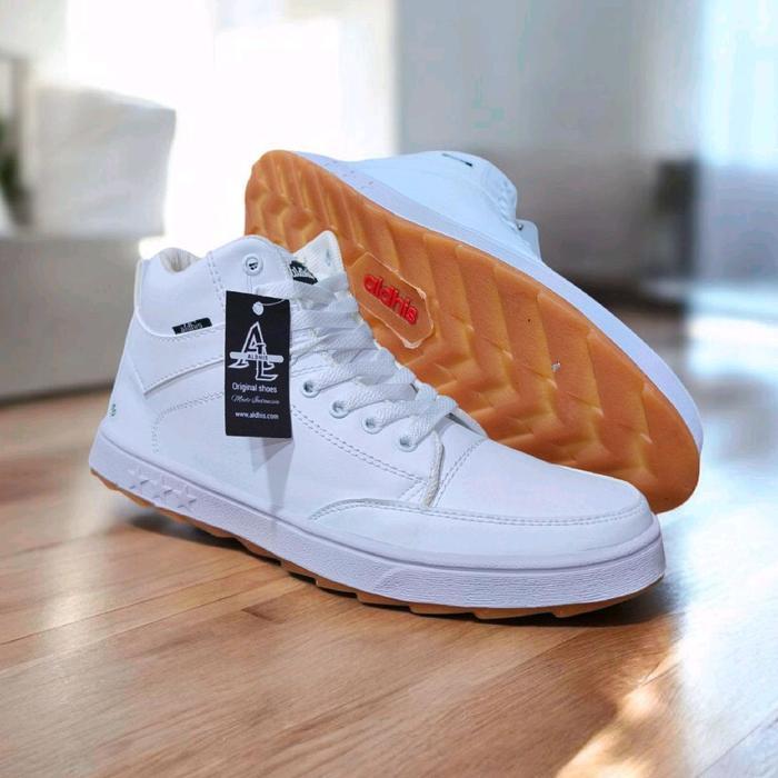 Aerostreet - Sepatu Putih Pria Boots Casual Cowok Sneakers High Top Full White Sol Karet Gum