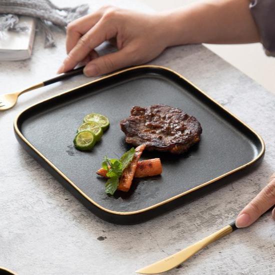 BLACK MATTE SQUARE GOLD PLATE / PIRING SAJI MAKAN STEAK HITAM KERAMIK MATTE KOTAK
