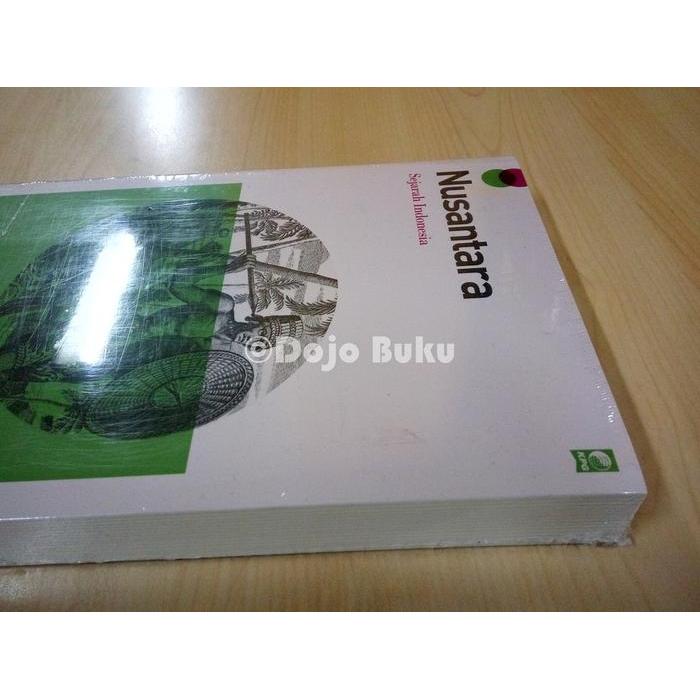 NUSANTARA (BERNARD H.M. VLEKKE)