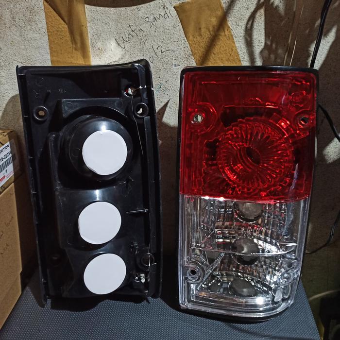 Stop Assy Lampu Stop Belakang Jaguar Set2-Pcs Kijang Super Grand Extra