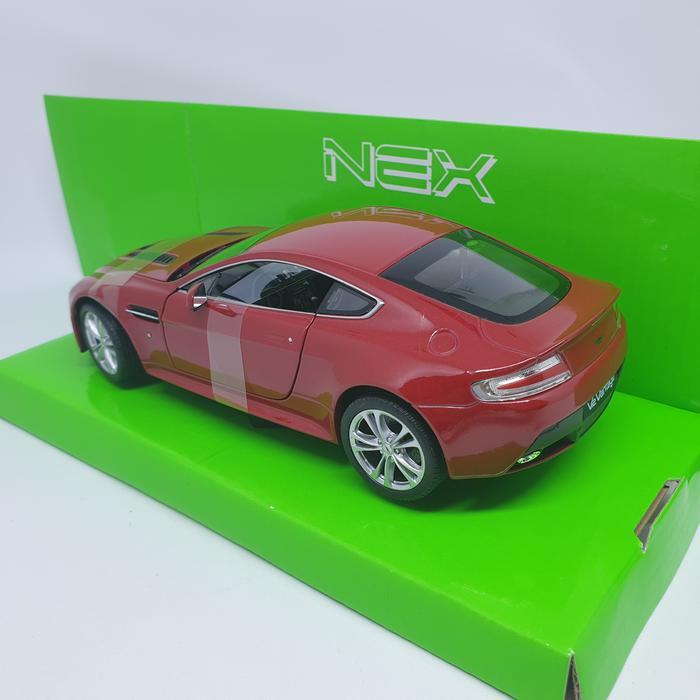 DIECAST ASTON MARTIN V12 VANTAGE WELLY NEX 1:24