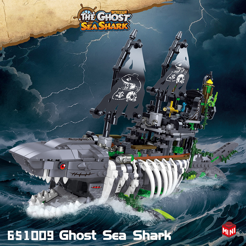 1155PCS Shark Pirate Ship Building Blocks Creative Sea Shark Ghost Ship Model Bricks With Light Kids