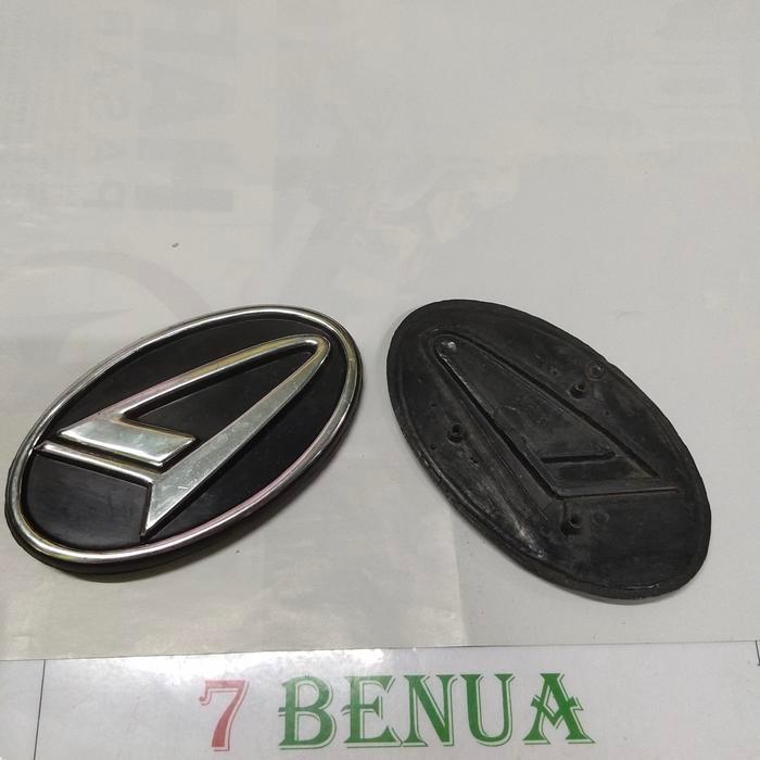 LOGO DEPAN GRILL GRILLE DAIHATSU FEROZA